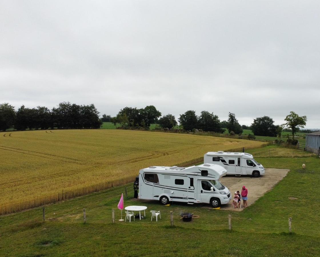 Le Menil-Ciboult La Billardiere Camping A La Ferme מראה חיצוני תמונה